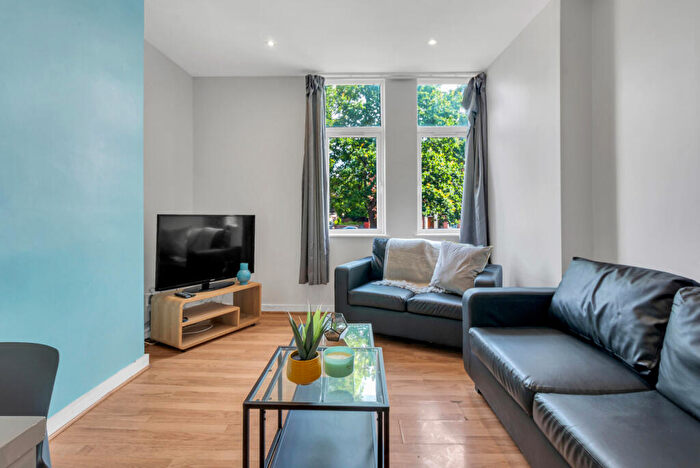 6 Bedroom House To Rent In Brudenell Road, Leeds, LS6