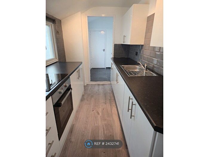 2 Bedroom Terraced House To Rent In Glasgow Street, Hull, HU3