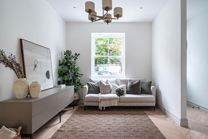 4 Bedroom Terraced House For Sale In Sussex Way, London, N19