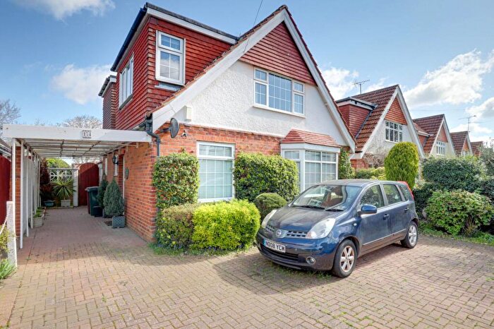 3 Bedroom Detached House For Sale In Kidmore Road, Caversham Heights, Reading, RG4