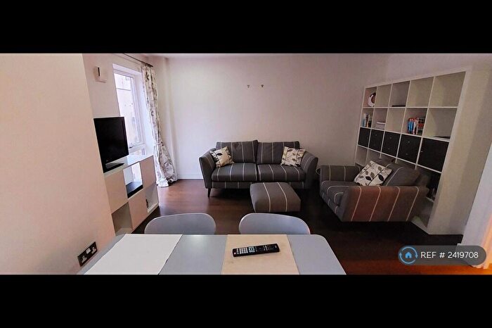 2 Bedroom Flat To Rent In Freda Street, London, SE16