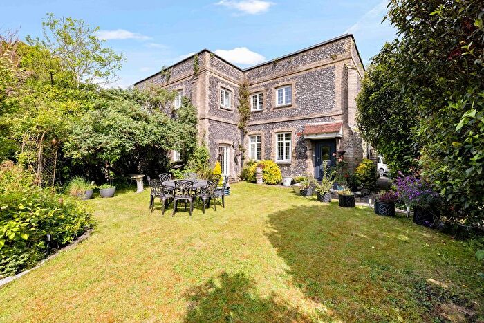 3 Bedroom Property For Sale In Lower Road, Temple Ewell, Dover, CT16