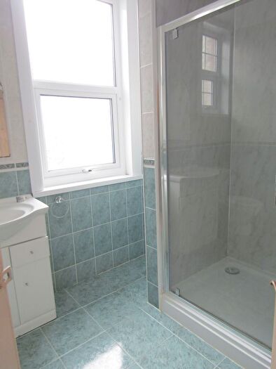 3 Bedroom Flat To Rent In Connaught Avenue, Frinton-On-Sea, CO13