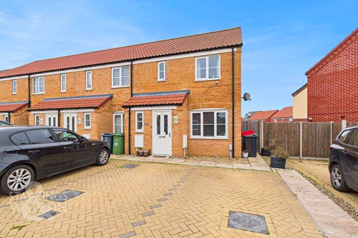 3 Bedroom End Of Terrace House For Sale In Harrier Way, Diss, IP22