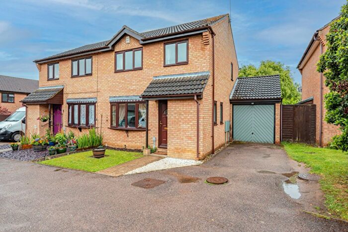 3 Bedroom Semi Detached House For Sale In Spencer Way, Stowmarket, IP14