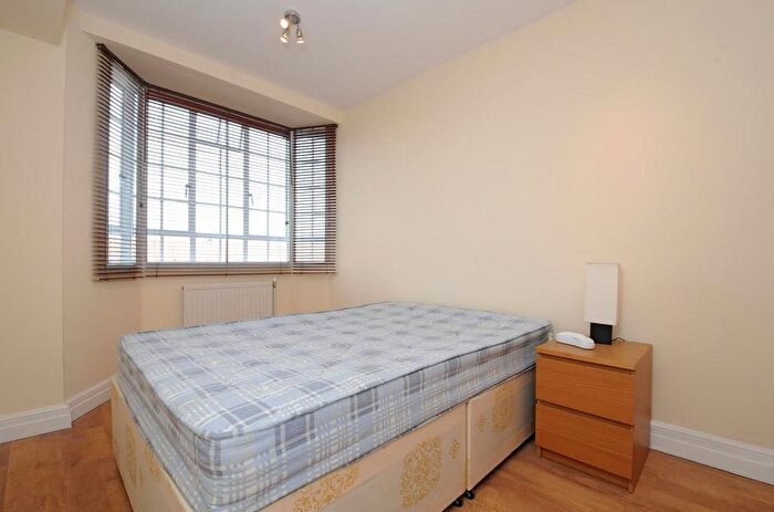 1 Bedroom Flat To Rent In Chelsea Cloisters, Sloane Avenue, SW3