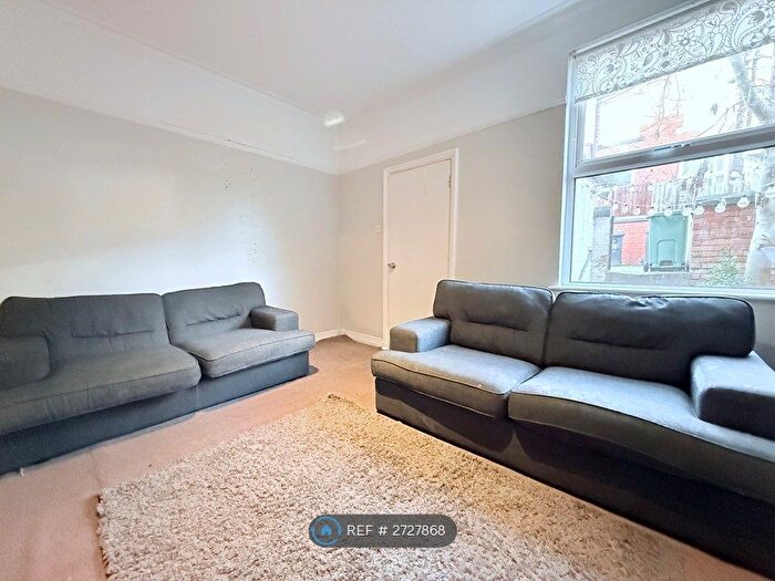 4 Bedroom Terraced House To Rent In Hawthorn View, Leeds, LS7