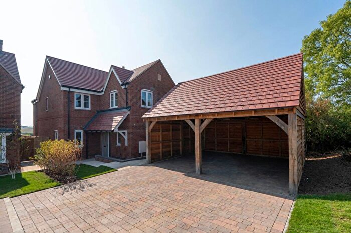 4 Bedroom Detached House For Sale In Meadow View, Main Street, OX27