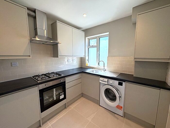 3 Bedroom Maisonette To Rent In Edgware Road, London, NW9