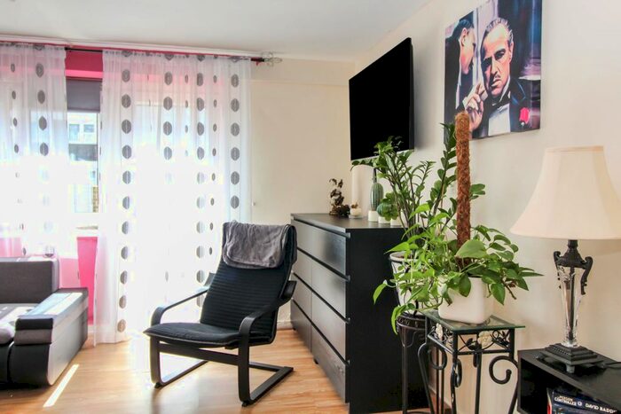 3 Bedroom Maisonette To Rent In Rawstone Walk, London, E13