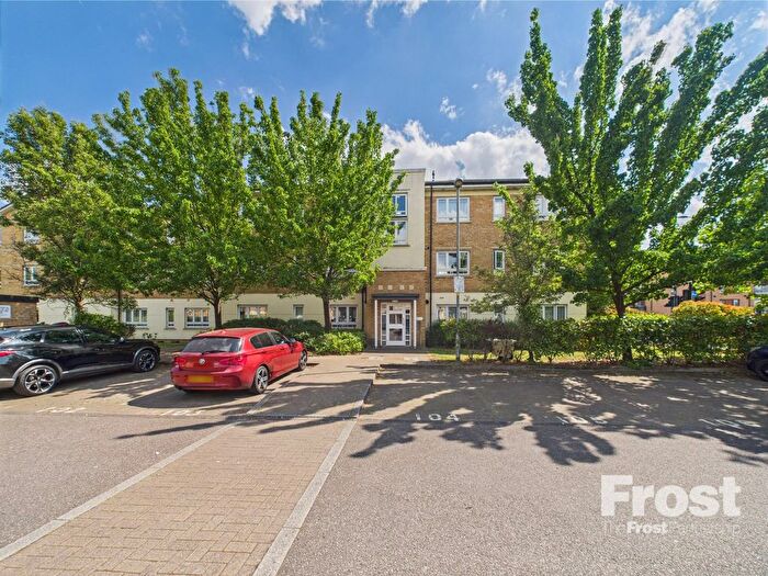 2 Bedroom Flat To Rent In Elvedon Road, Feltham, TW13