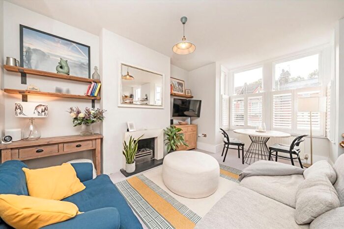 2 Bedroom Flat For Sale In Killyon Road, Clapham, SW8