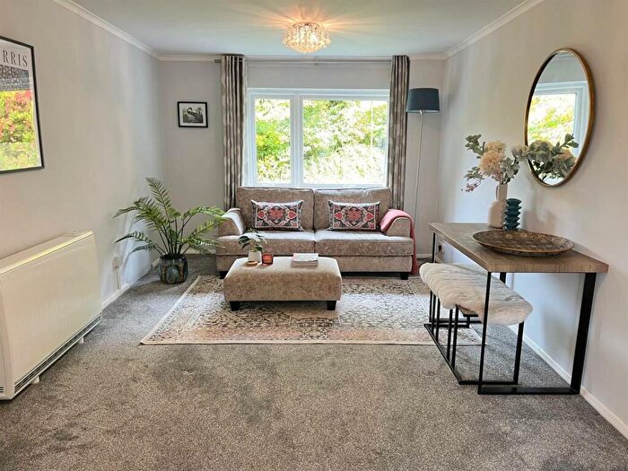 1 Bedroom Apartment For Sale In White Hill Court, Berkhamsted, HP4