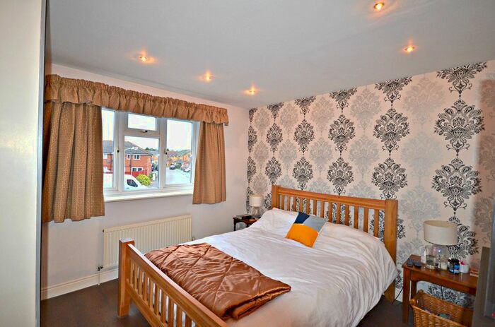 4 Bedroom Link Detached House To Rent In Coalmans Way, Burnham, Slough, SL1