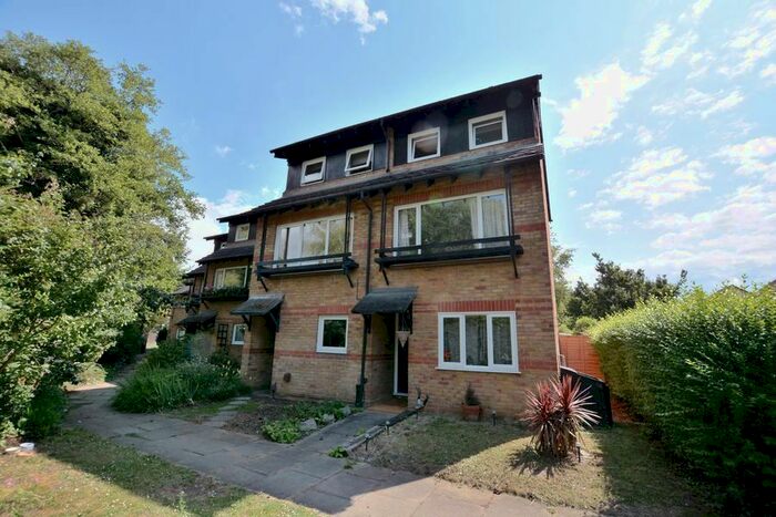 4 Bedroom Town House To Rent In Curran Close, Cowley, Uxbridge, UB8
