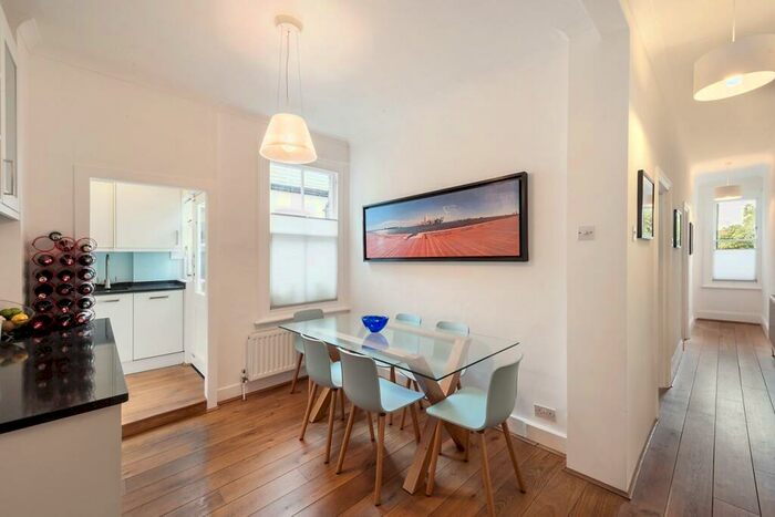 2 Bedroom Flat To Rent In Prince Of Wales Drive, SW11