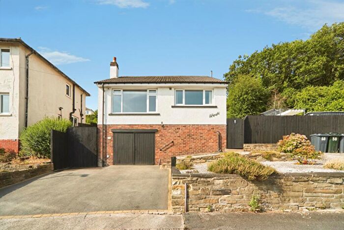 3 Bedroom Detached Bungalow For Sale In Southlands Grove West, Riddlesden, Keighley, BD20