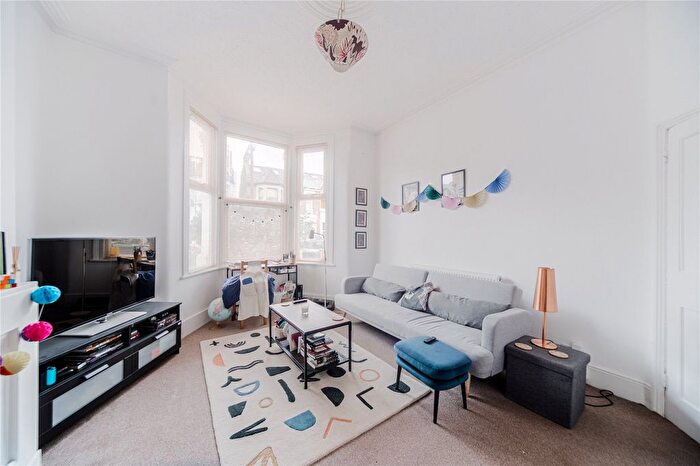 1 Bedroom Flat For Sale In Cranleigh Road, London, N15
