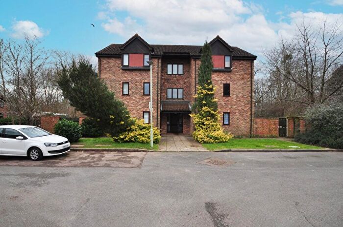 1 Bedroom Apartment For Sale In Leysdown, Welwyn Garden City, AL7