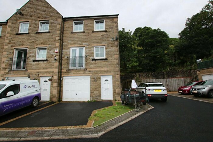 4 Bedroom Town House For Sale In Ivy Place, Portsmouth, Todmorden, OL14