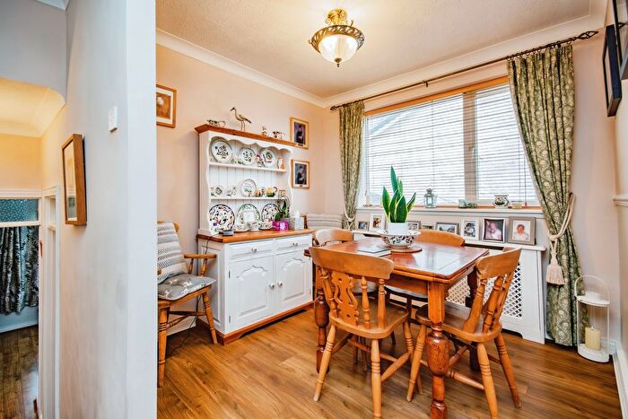 5 Bedroom Detached House For Sale In Southlands, Tenby, Pembrokeshire, SA70
