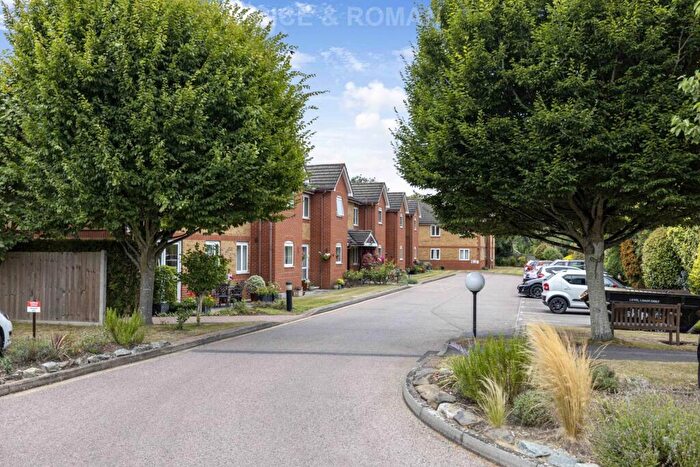 1 Bedroom Retirement Property For Sale In Royston Court, Hinchley Wood, KT10