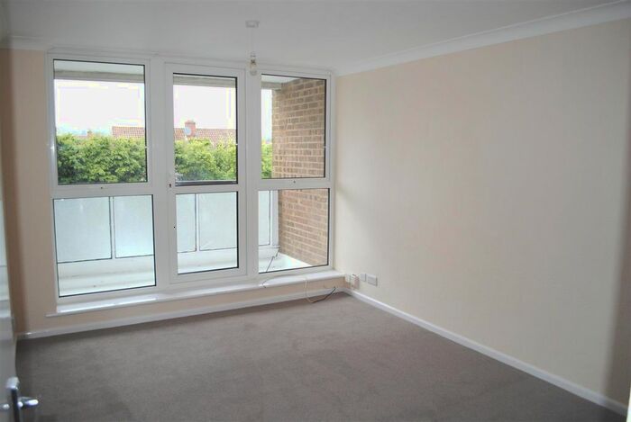 1 Bedroom Flat To Rent In Littlehampton Road, Worthing, BN13