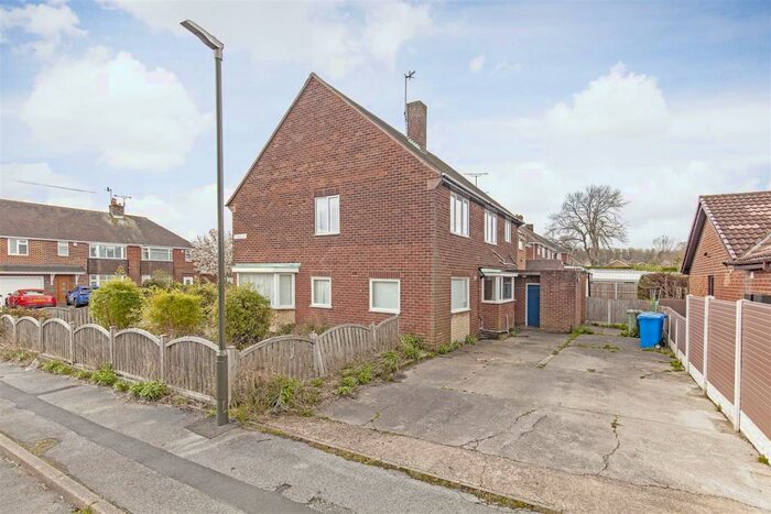 3 Bedroom Apartment To Rent In Hucknall Avenue, Ashgate, Chesterfield, S40