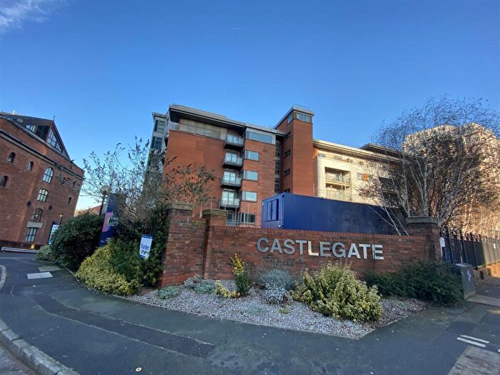 2 Bedroom Flat To Rent In Castlegate, Chester Road, Manchester, M15