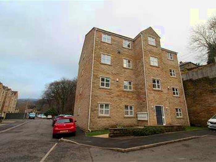 2 Bedroom Apartment To Rent In Mill Stream Drive, Luddendenfoot, Halifax, HX2