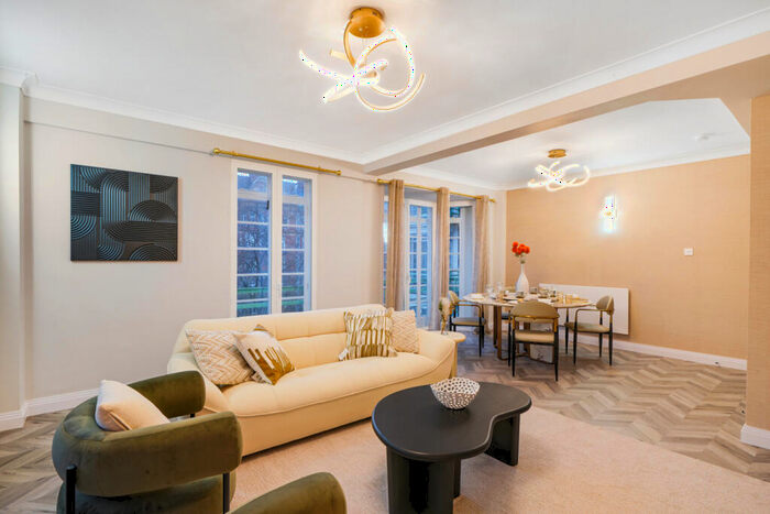 3 Bedroom Flat To Rent In Dorset House, Gloucester Place, NW1