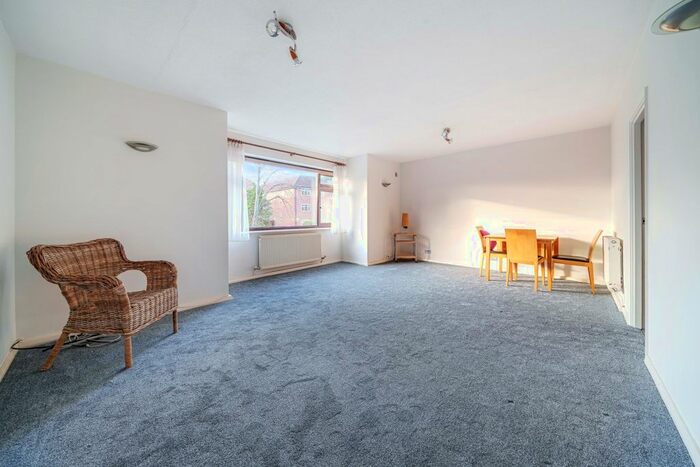 1 Bedroom Flat To Rent In Castlebar Road, London, W5