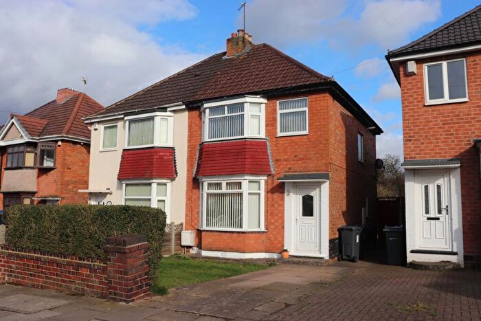 3 Bedroom Semi-Detached House To Rent In Edenhurst Road, Birmingham, West Midlands, B31