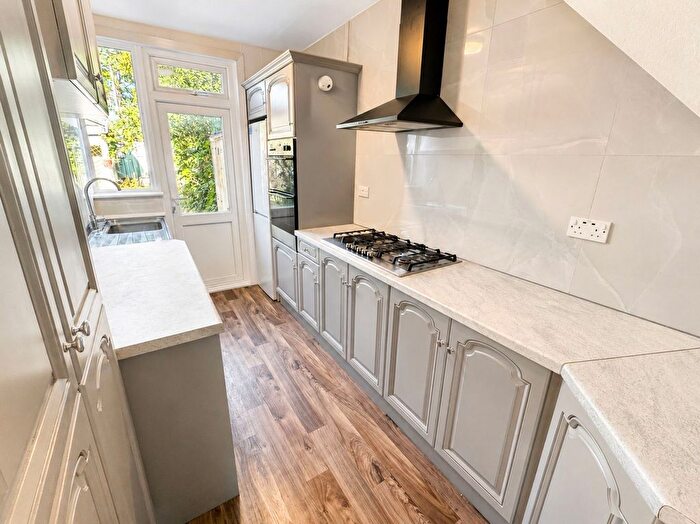 3 Bedroom Property To Rent In Winstead Gardens, Dagenham, RM10