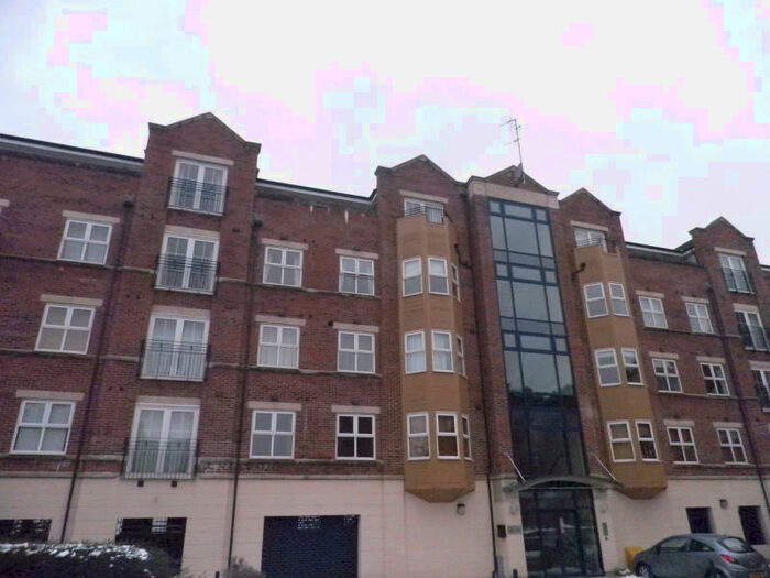 3 Bedroom Apartment To Rent In Carisbrooke Road, Leeds, West Yorkshire, LS16