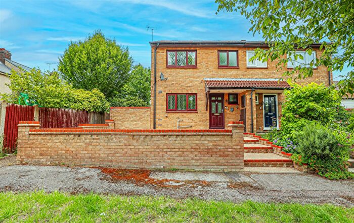 4 Bedroom Semi-Detached House For Sale In Dowling Court, Hemel Hempstead, HP3