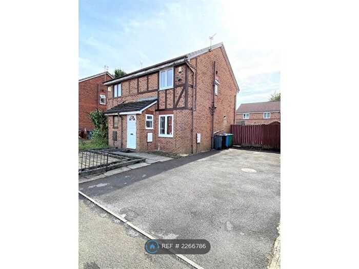 2 Bedroom Semi-Detached House To Rent In Burbridge Close, Manchester, M11