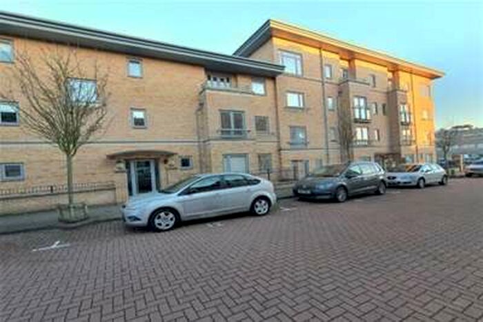 2 Bedroom Flat To Rent In Robinson Street, Bletchley, MK3