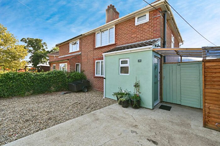 3 Bedroom Semi-Detached House For Sale In Mill Road, Hardwick, Norwich, NR15