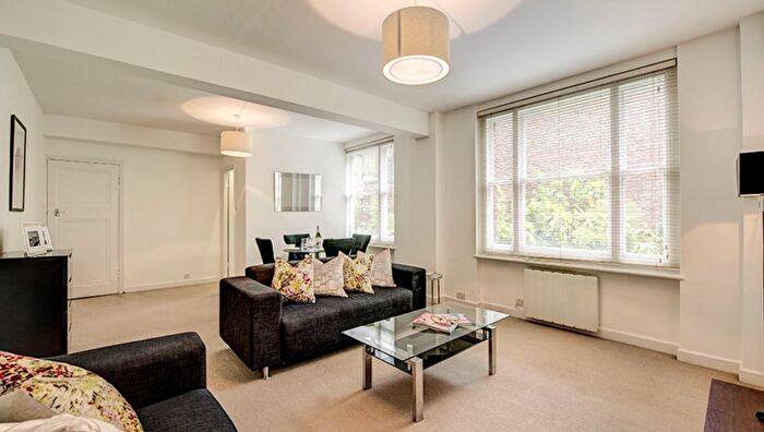 1 Bedroom Flat To Rent In Hill Street, London, W1J
