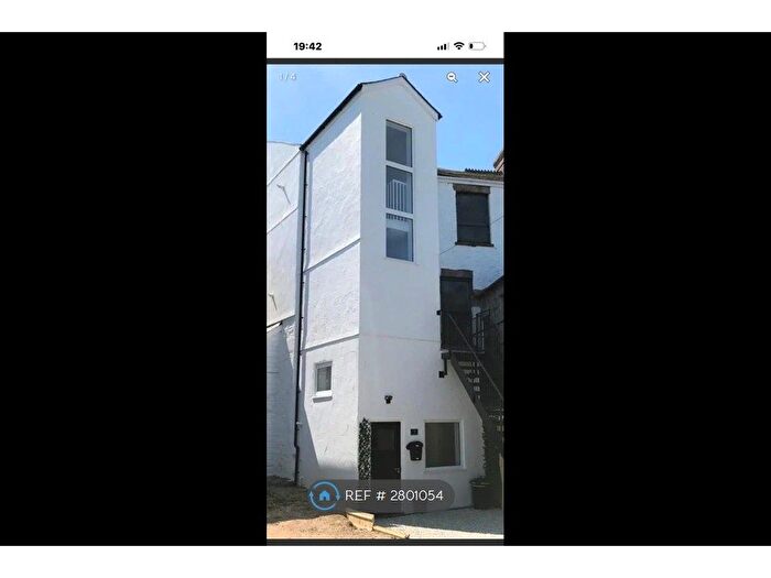 2 Bedroom Flat To Rent In Gurneys Lane, Camborne, TR14