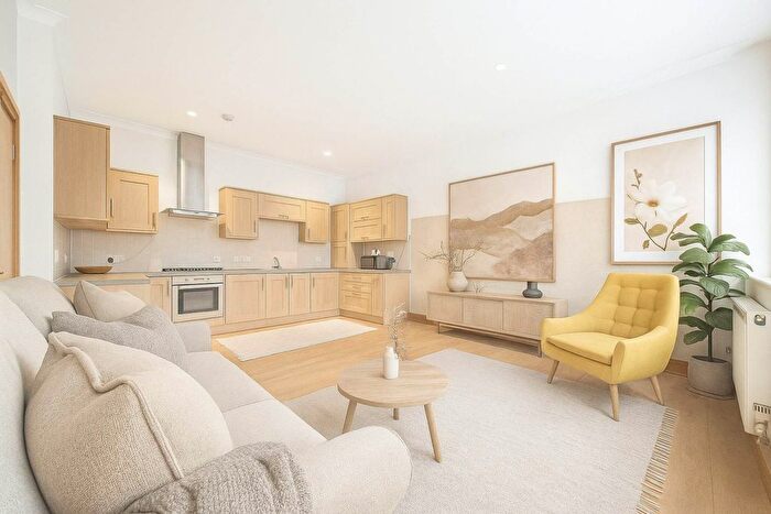 2 Bedroom Flat For Sale In Cadzow Street, Hamilton, ML3