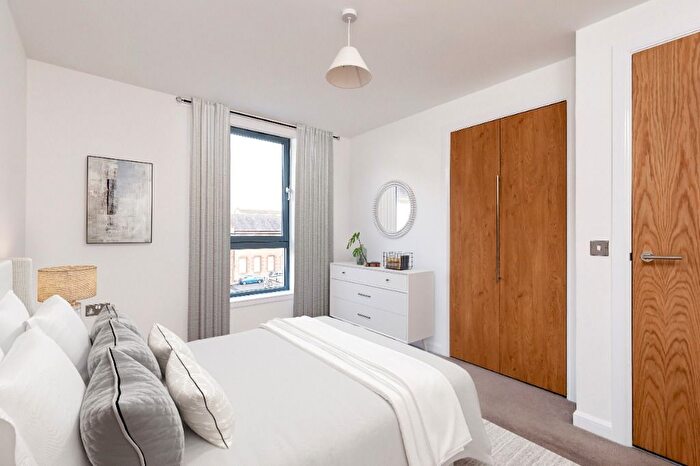 2 Bedroom Flat To Rent In Handyside Place, Gorgie, Edinburgh, EH11