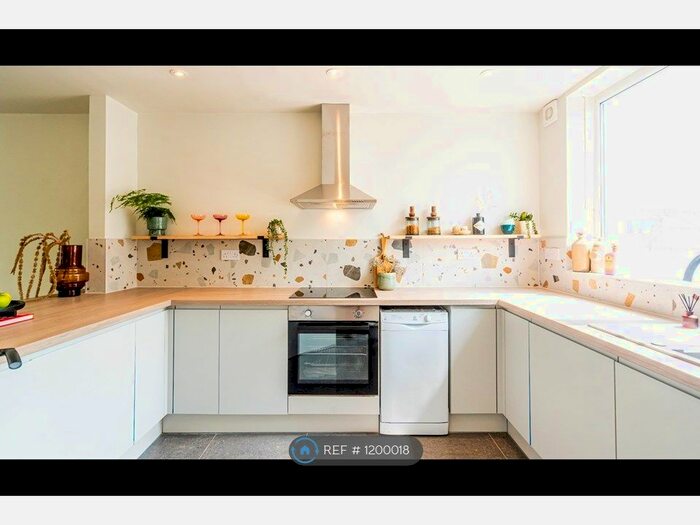 3 Bedroom Maisonette To Rent In Brabham Close, Manchester, M21