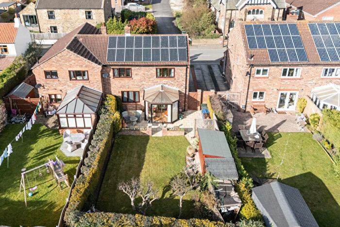 3 Bedroom Semi-Detached House For Sale In Main Street, Hensall, DN14
