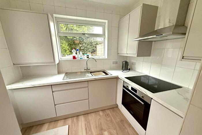 2 Bedroom Bungalow To Rent In Swanbridge Road, DA7