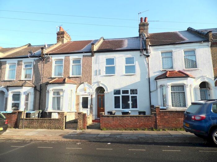 4 Bedroom Terraced House To Rent In Gloucester Road, London, N18