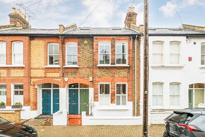 2 Bedroom Flat For Sale In Ingelow Road, Diamond Conservation Area, SW8