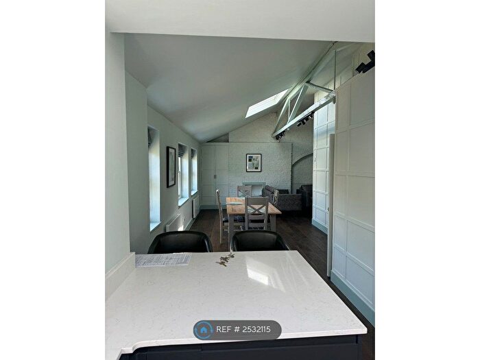 2 Bedroom Flat To Rent In Victoria Rise, London, SW4