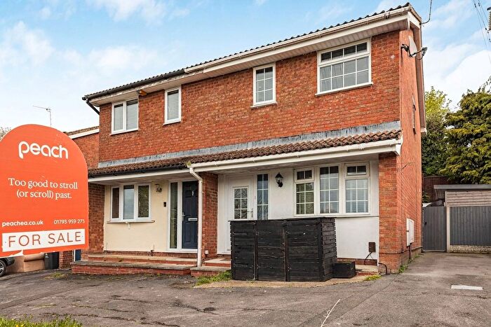 3 Bedroom Semi Detached House For Sale In Bryony Way, Swindon, SN2
